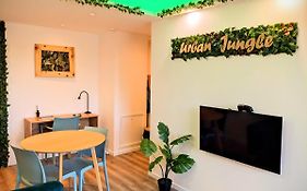 Urban Jungle 42